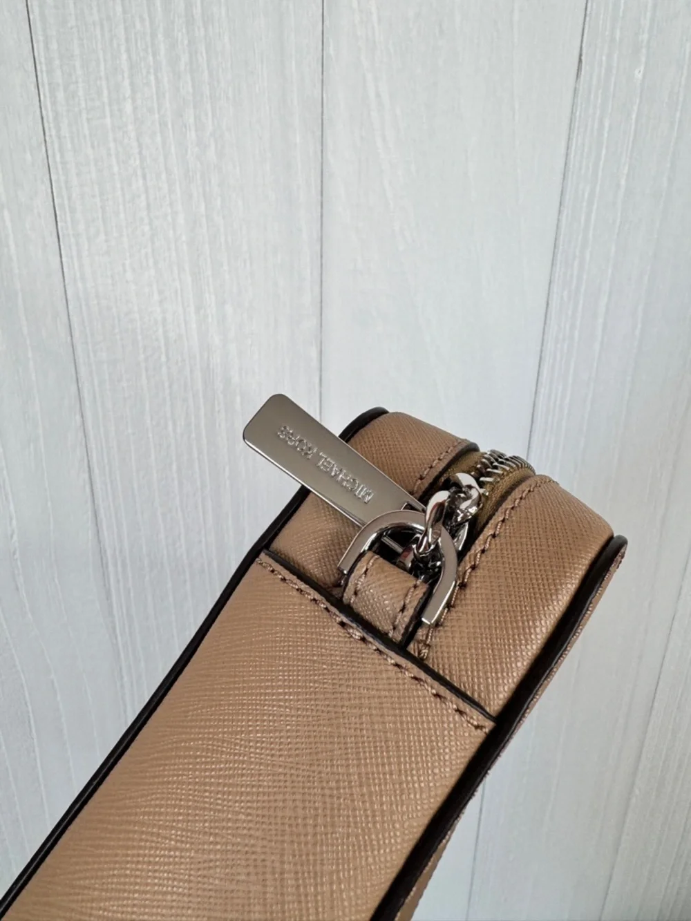 Michael Kors Jet Set Tan Leather Crossbody with Chain Strap - Picture 6 of 14